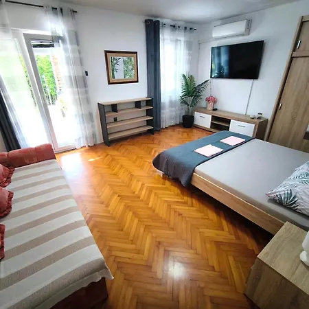 Апартаменты Andrea *