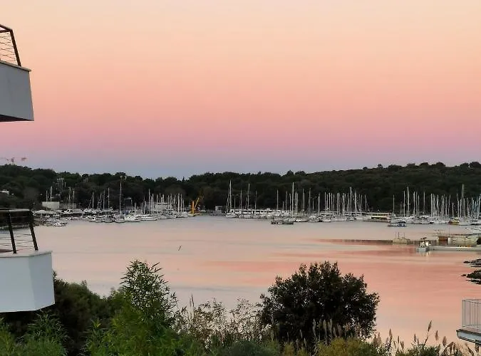 아파트 Andrea 풀라