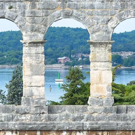 Andrea דירה פולה