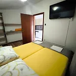 Andrea Apartment *